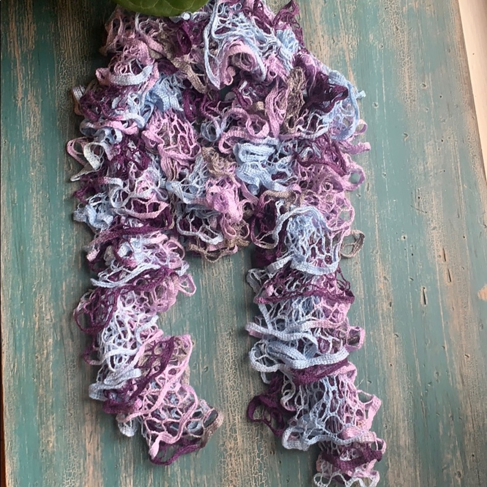 Fun hand knit open weave scarf 🦋 Bundle 3/$25